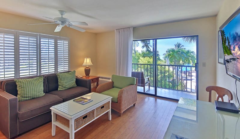 Sanibel Inn - Suite Pool View Balcony